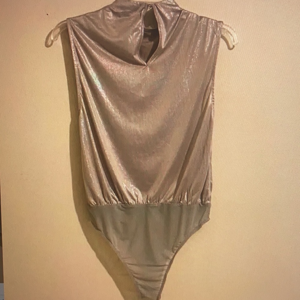 Bodysuit sleeveless shiny